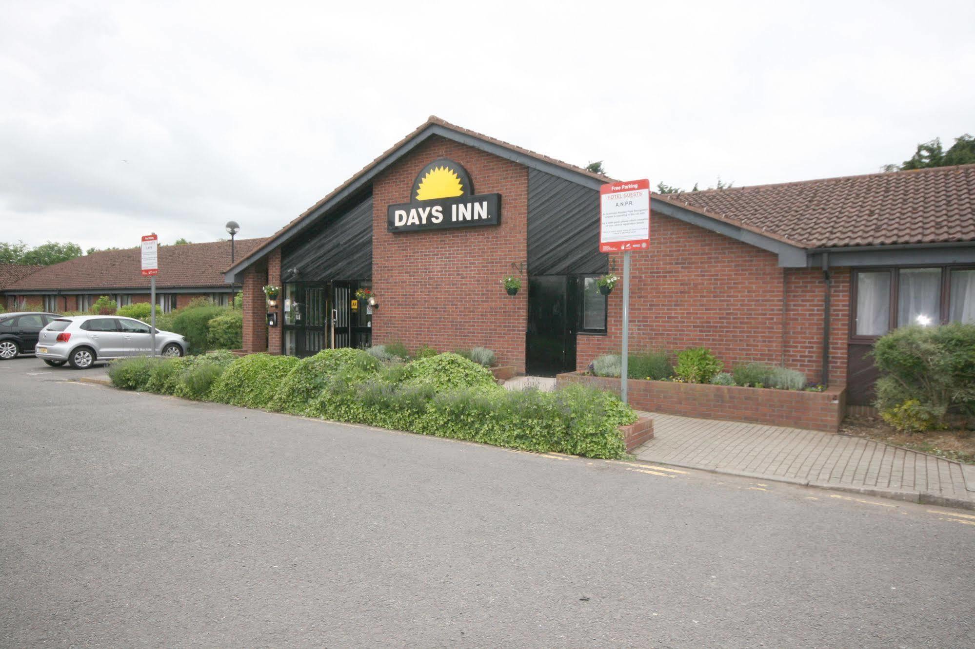 Days Inn Hotel Abington - Glasgow Eksteriør billede